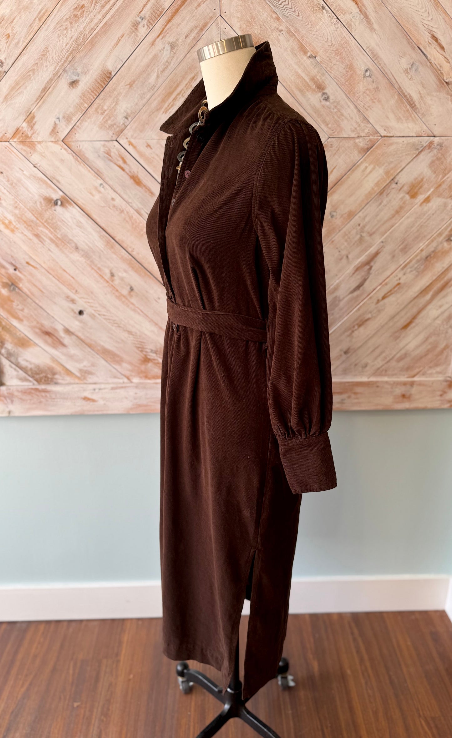 Joy Dress with Belt in Micro Corduroy