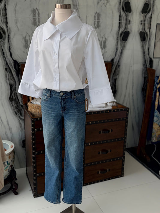 Crisp Aline Button Down with Oversized Peter Pan Collar